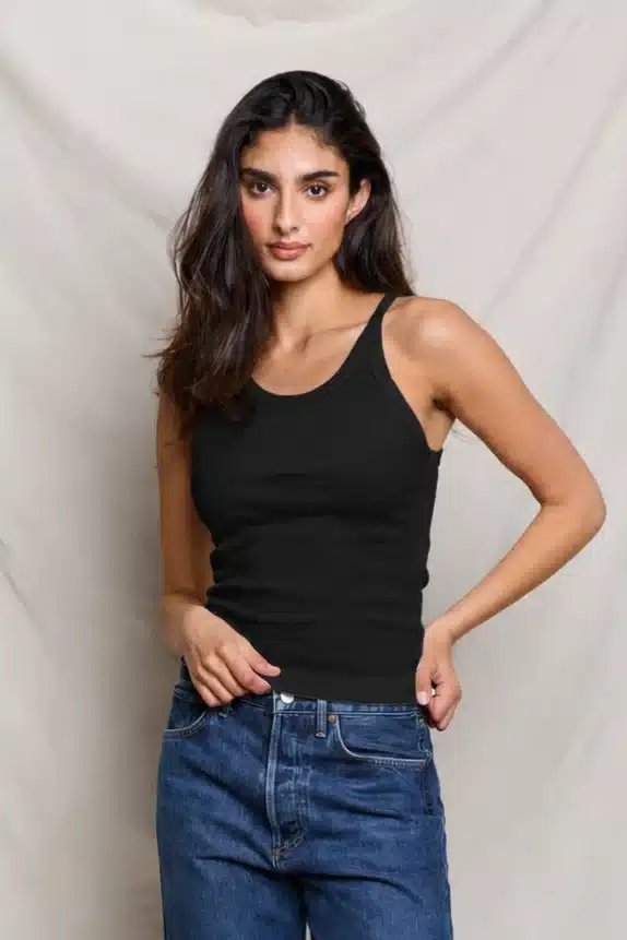annie_true_black_ess_26_-2x3