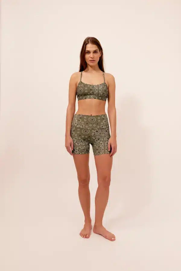 Yoga short kaki bandana
